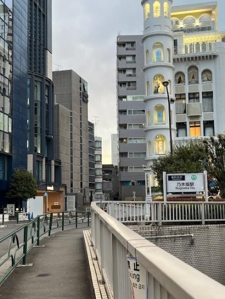 桂由美サロン前